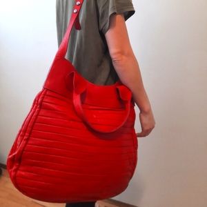 Women's shoulder bag with handles